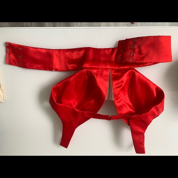 WORN ONCE. Crop top - Picture 2 of 3